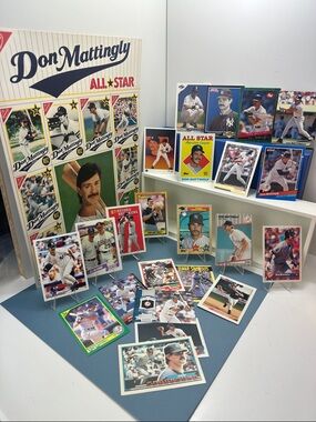 23 card lot of Don Mattingly Yankees + Vintage Nabisco 89' uncut card poster